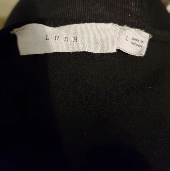 LUSH Women's V-neck with Criss-cross Tie Tunic - Picture 7 of 7